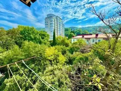 Ялтинская 10 - 8