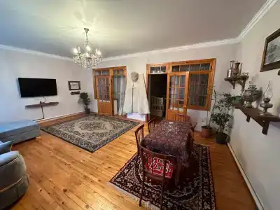 Отличная квартира на большую компанию в центре города - 1