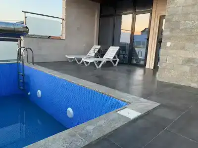 Коттедж с бассейном - 92