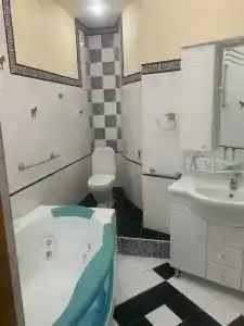 Уникальный, уютный, большой семейный дом. С видом на город - 7