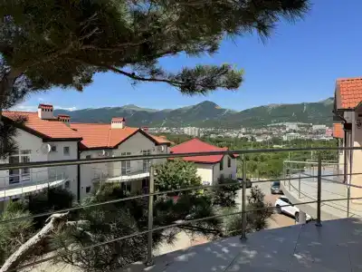 Таунхаус со своим двором - 1