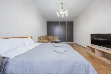 на Студенческой 68А - 92