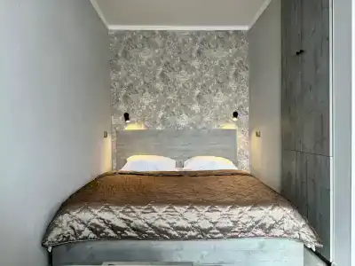 на Черняховского 12 - 6