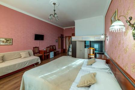 Демократ на Некрасова 58 - 150