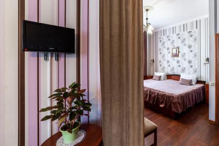 Демократ на Некрасова 58 - 136