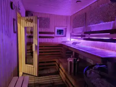 Коттедж с баней, горячей купелью, летним бассейном - 28