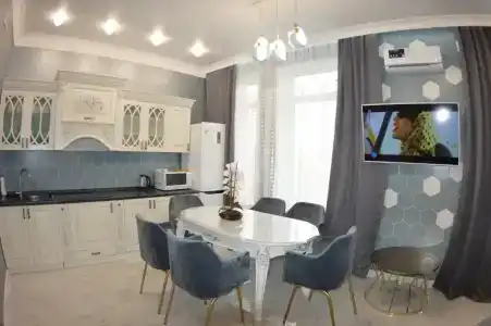 Уютная Евротрешка на Крайнова 3 - 1