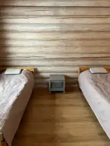 Домик на берегу озера - 15