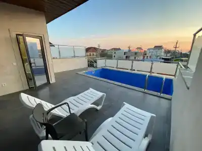 Коттедж с бассейном - 93