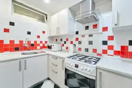 Островского, 37 - 11