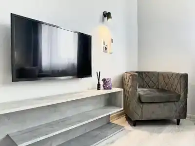 на Черняховского 12 - 2