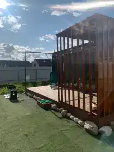 Уютный лесной домик на берегу ручья - 24