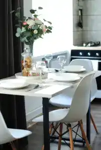 2к в центре, площадь за углом - 2