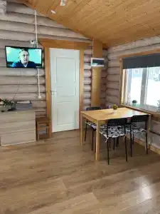 Домик на берегу озера - 13