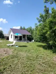 Домик около озера - 0