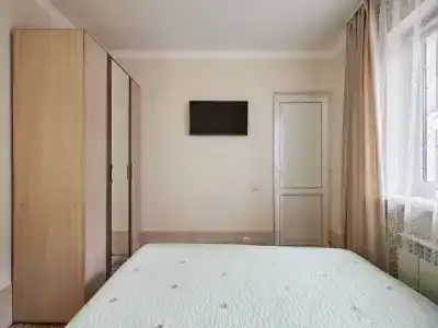Уютный домик в тихом зелёном районе - 8