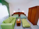 Трёхместный номер с балконом
