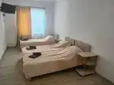 Трёхместный номер эконом с видом на город