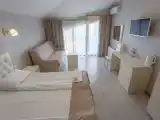 Трёхместный номер полулюкс