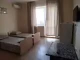 Трёхместный номер с общей террасой