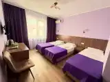 Трёхместный номер с раздельными кроватями или с двуспальной и односпальной кроватями