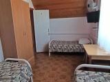 Трёхместный номер эконом с видом на город
