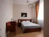 Двухместный номер с 1 кроватью Полулюкс с двухспальной кроватью