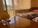 Трёхместный номер делюкс с балконом