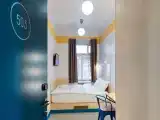Двухместный номер с 1 кроватью небольшой с удобствами на этаже