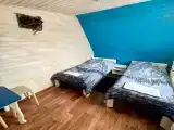 Двухместный номер с 2 отдельными кроватями Комната для 1 чел с удобствами на этаже