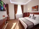 Семейный номер полулюкс с двуспальной кроватью