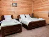 Трёхместный номер стандарт с видом на горы 2+1