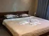 Двухместный номер с 1 кроватью Номер 3. Первая категория (стандарт). Однокомнатный номер с большой дв