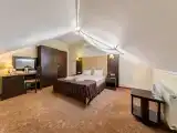 Четырёхместный номер люкс на мансарде