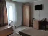 Трёхместный номер однокомнатный в главном корпусе без балкона