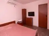 Четырёхместный номер семейный двухкомнатный на 4 кровати