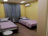 Двухместный номер с 2 отдельными кроватями 2-местная комната с двумя раздельными кроватями. Заселение до 23-00.