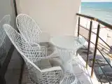 Трёхместный номер улучшенный с видом на море