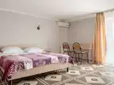 Четырёхместный номер с удобствами и балконом