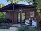 Дом бунгало с видом на сад