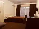 Трёхместный номер с балконом