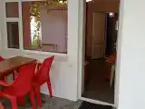 Трёхместный номер на первом этаже