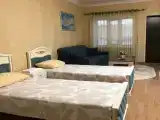 Семейный номер на берегу реки с видом на горы и на реку Сулак