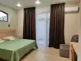 Трёхместный номер стандарт с видом на город