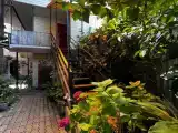 Трёхместный номер недалеко от моря