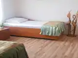 Трёхместный номер люкс с двумя раздельными кроватями