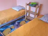 Двухместный номер с 2 отдельными кроватями эконом TWIN с сан.узлом на 2 номера