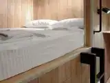 Двухместный с 1 кроватью верхнее размещение