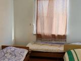 Трёхместный номер стандарт с кондиционером и с видом на сад