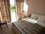 Двухместный номер с 1 кроватью большой стандарт с выходом к бассейну